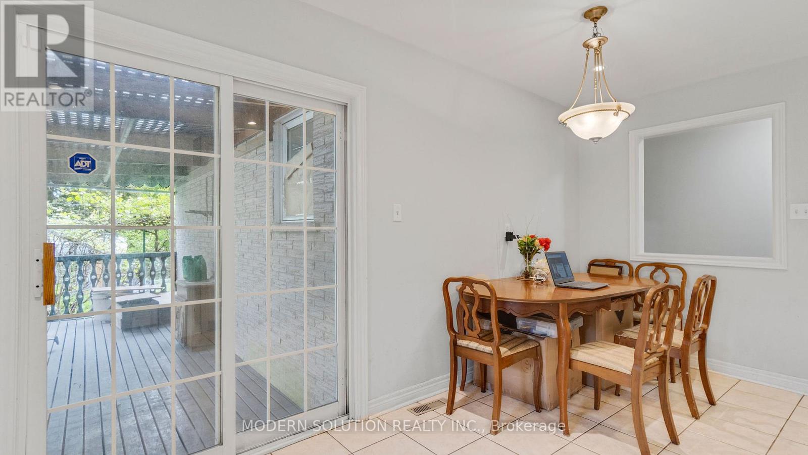 1011 Pearson Drive, Oakville, Ontario  L6H 2Y9 - Photo 15 - W12182670
