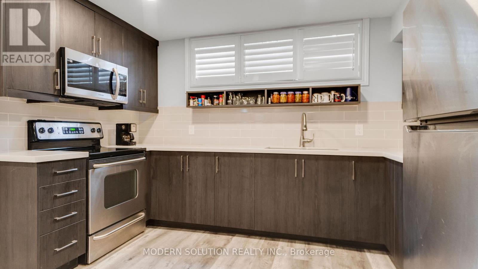 1011 Pearson Drive, Oakville, Ontario  L6H 2Y9 - Photo 30 - W12182670