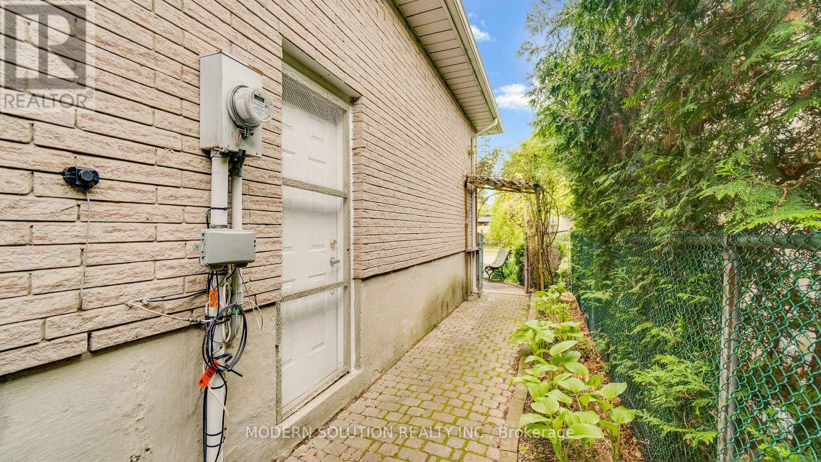 1011 Pearson Drive, Oakville, Ontario  L6H 2Y9 - Photo 36 - W12182670