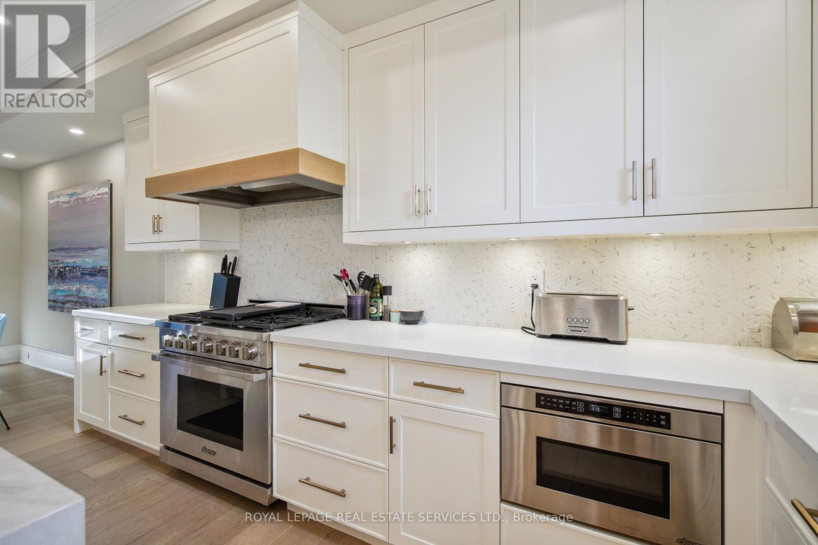 2 - 336 Robinson Street, Oakville (Oo Old Oakville), Ontario  L6J 1G9 - Photo 10 - W12182679