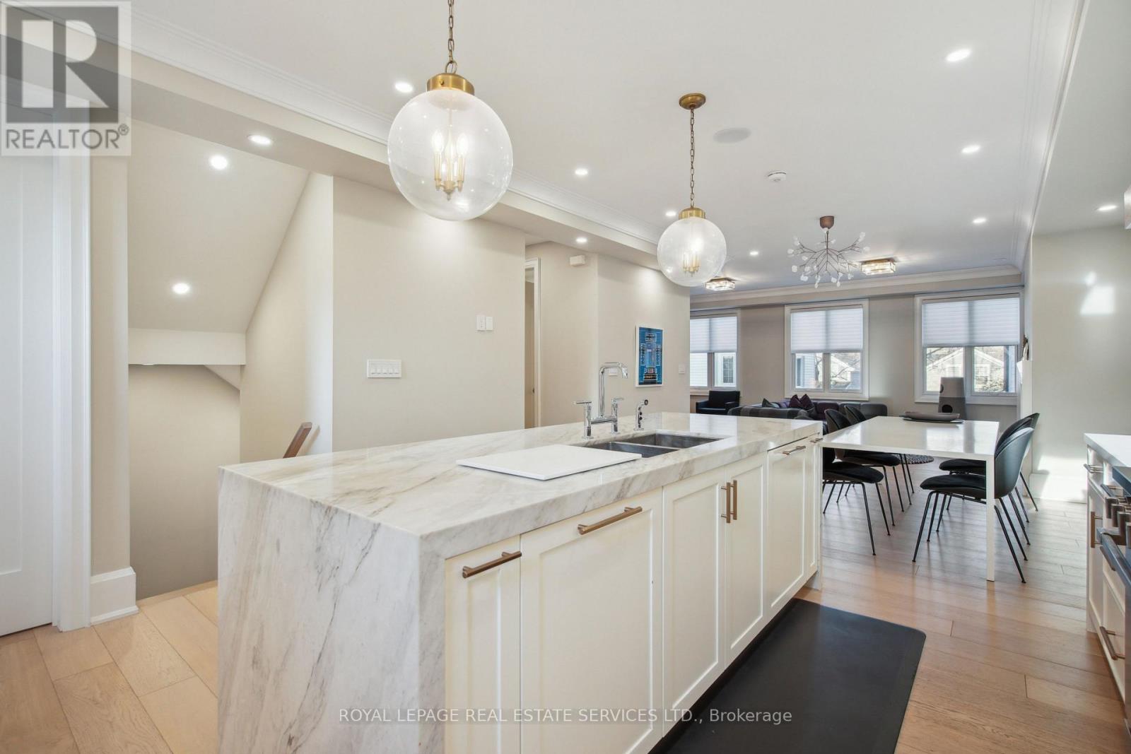 2 - 336 Robinson Street, Oakville (Oo Old Oakville), Ontario  L6J 1G9 - Photo 11 - W12182679