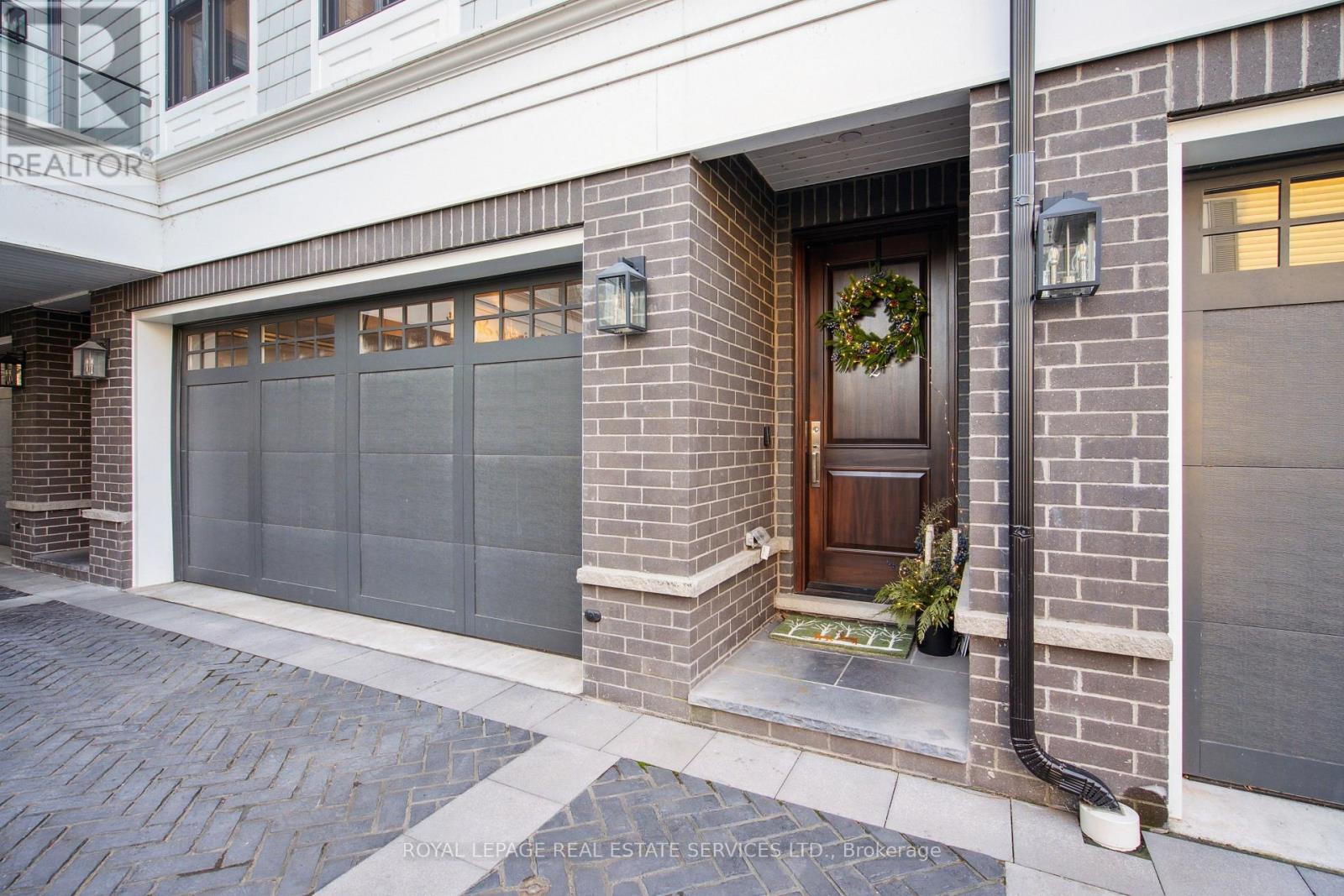 2 - 336 Robinson Street, Oakville (Oo Old Oakville), Ontario  L6J 1G9 - Photo 3 - W12182679