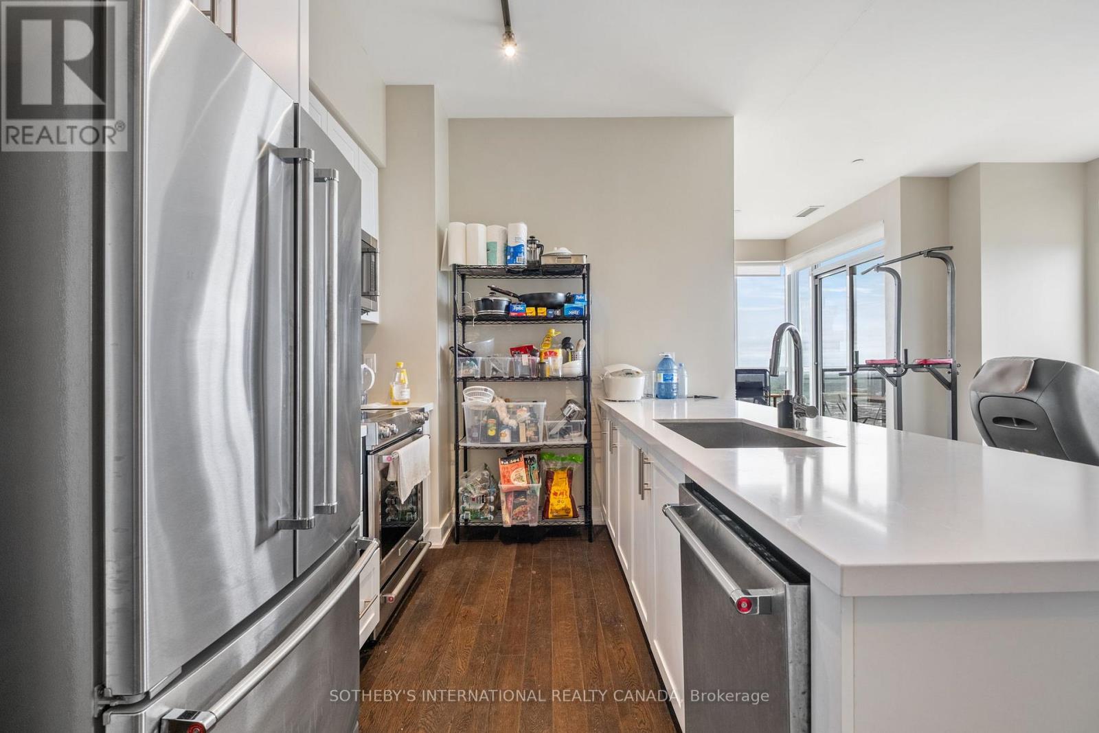 4810 (Lph10) - 4011 Brickstone Mews, Mississauga, Ontario  L5B 0J7 - Photo 2 - W12182713