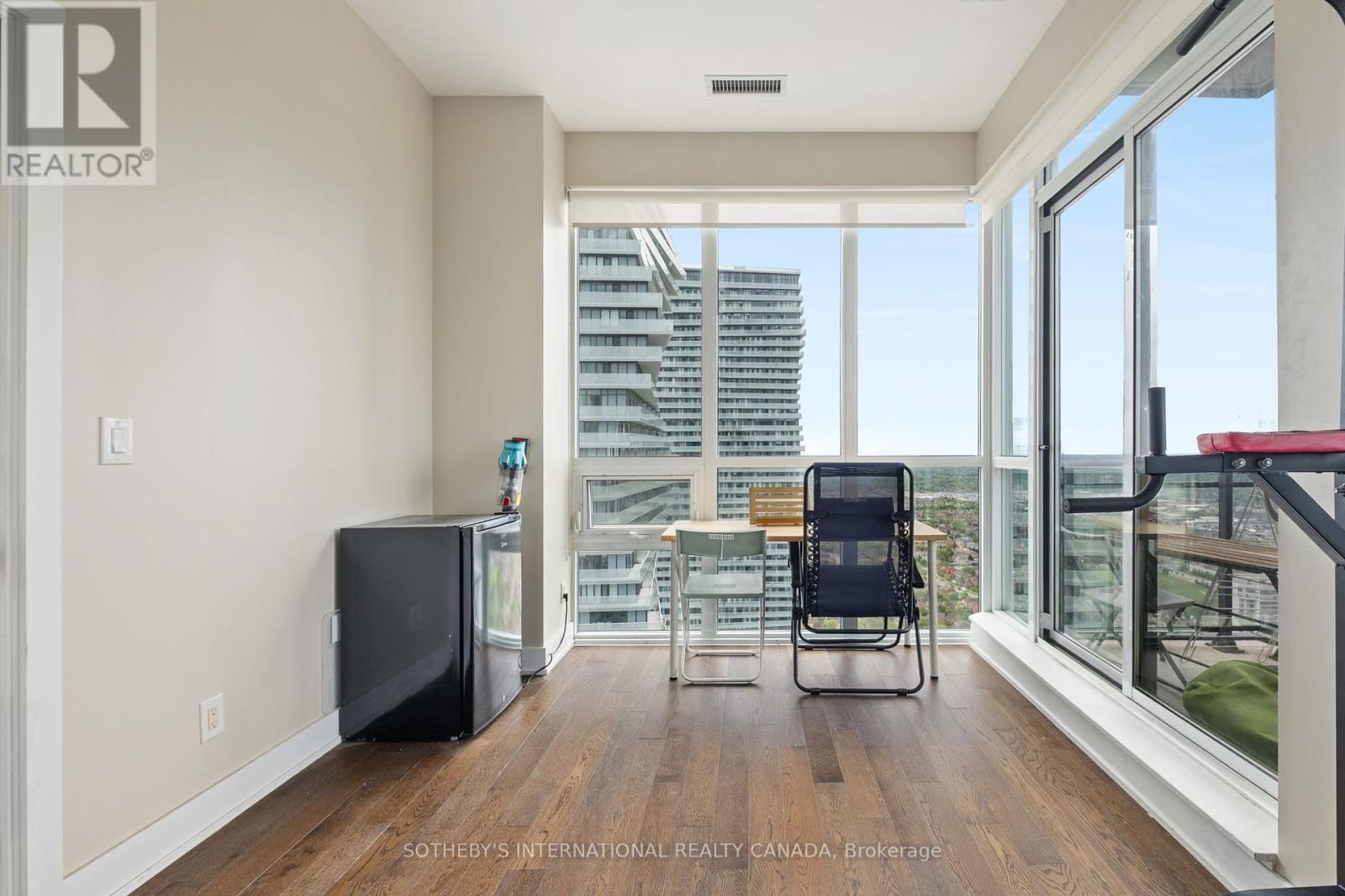 4810 (Lph10) - 4011 Brickstone Mews, Mississauga, Ontario  L5B 0J7 - Photo 7 - W12182713
