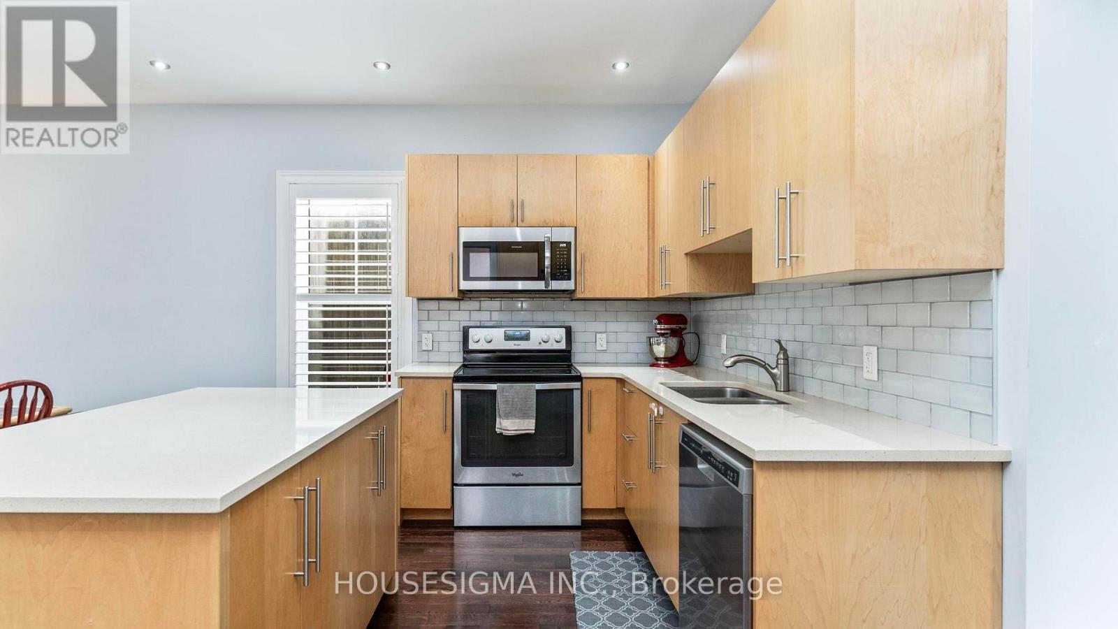 33 Carlton Avenue, London East, Ontario  N5Y 3M8 - Photo 9 - X12167342
