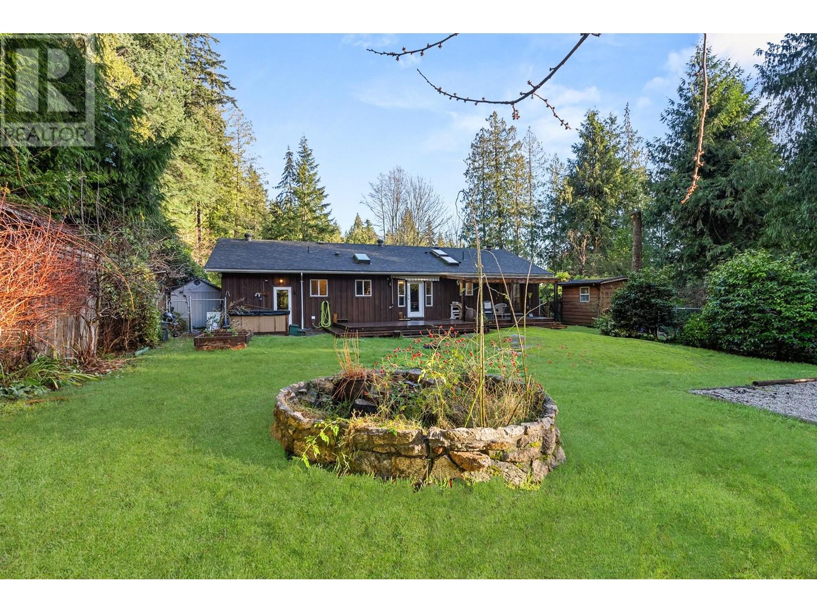 1559 Park Avenue, Roberts Creek, British Columbia  V0N 2W2 - Photo 28 - R3008918