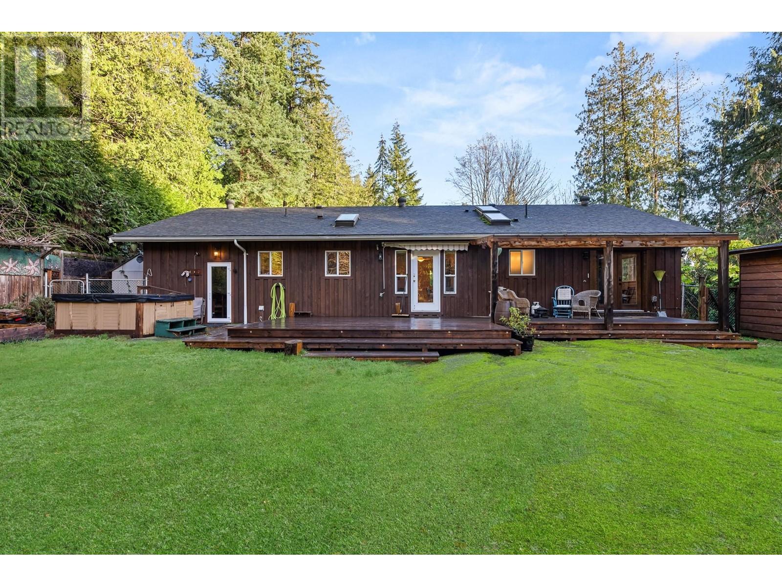1559 Park Avenue, Roberts Creek, British Columbia  V0N 2W2 - Photo 29 - R3008918
