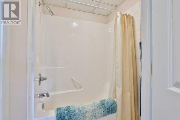 77 Fairmont Park Landing S, Lethbridge, Alberta  T1K 7L1 - Photo 33 - A2224866