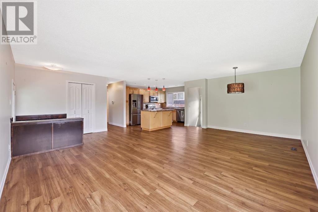 207 Lake Ontario Place Se, Calgary, Alberta  T2J 4Y5 - Photo 3 - A2221321