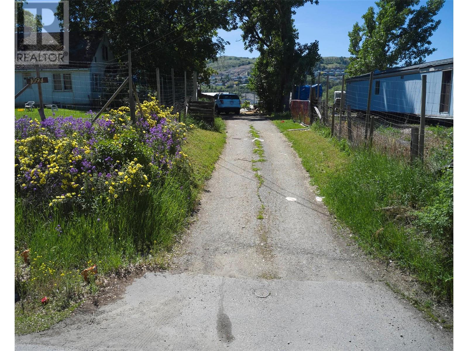 1094 Pottery Road, Vernon, British Columbia  V1B 3A5 - Photo 4 - 10349874