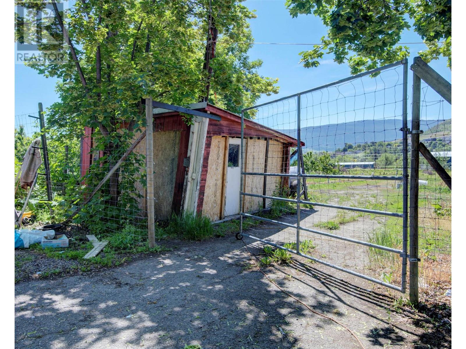 1094 Pottery Road, Vernon, British Columbia  V1B 3A5 - Photo 23 - 10349874