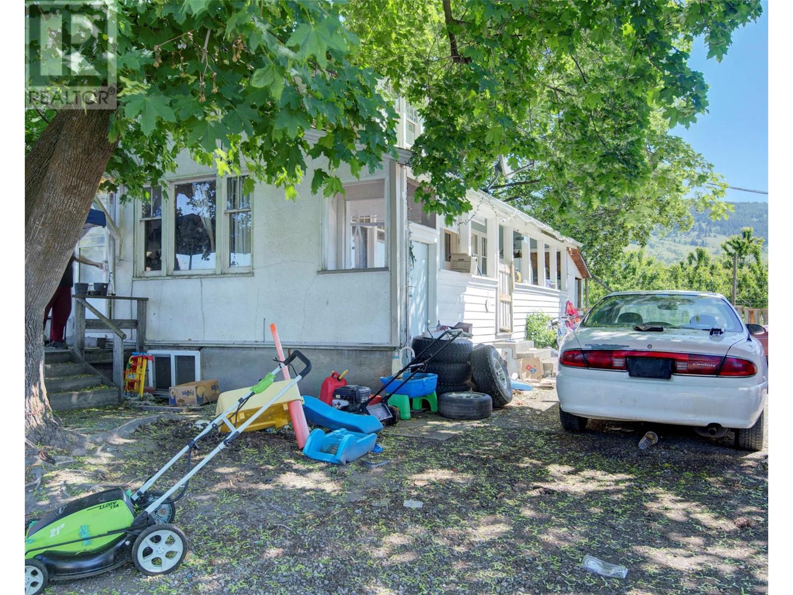1094 Pottery Road, Vernon, British Columbia  V1B 3A5 - Photo 13 - 10349874