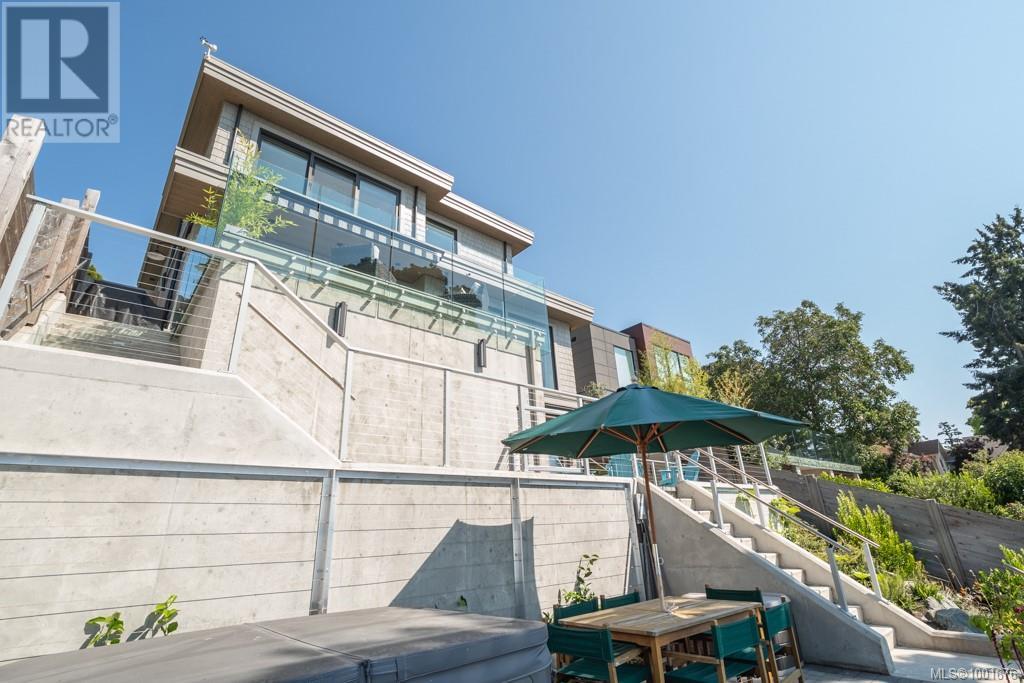 10718 Madrona Dr, North Saanich, British Columbia  V8L 5M7 - Photo 57 - 1001676