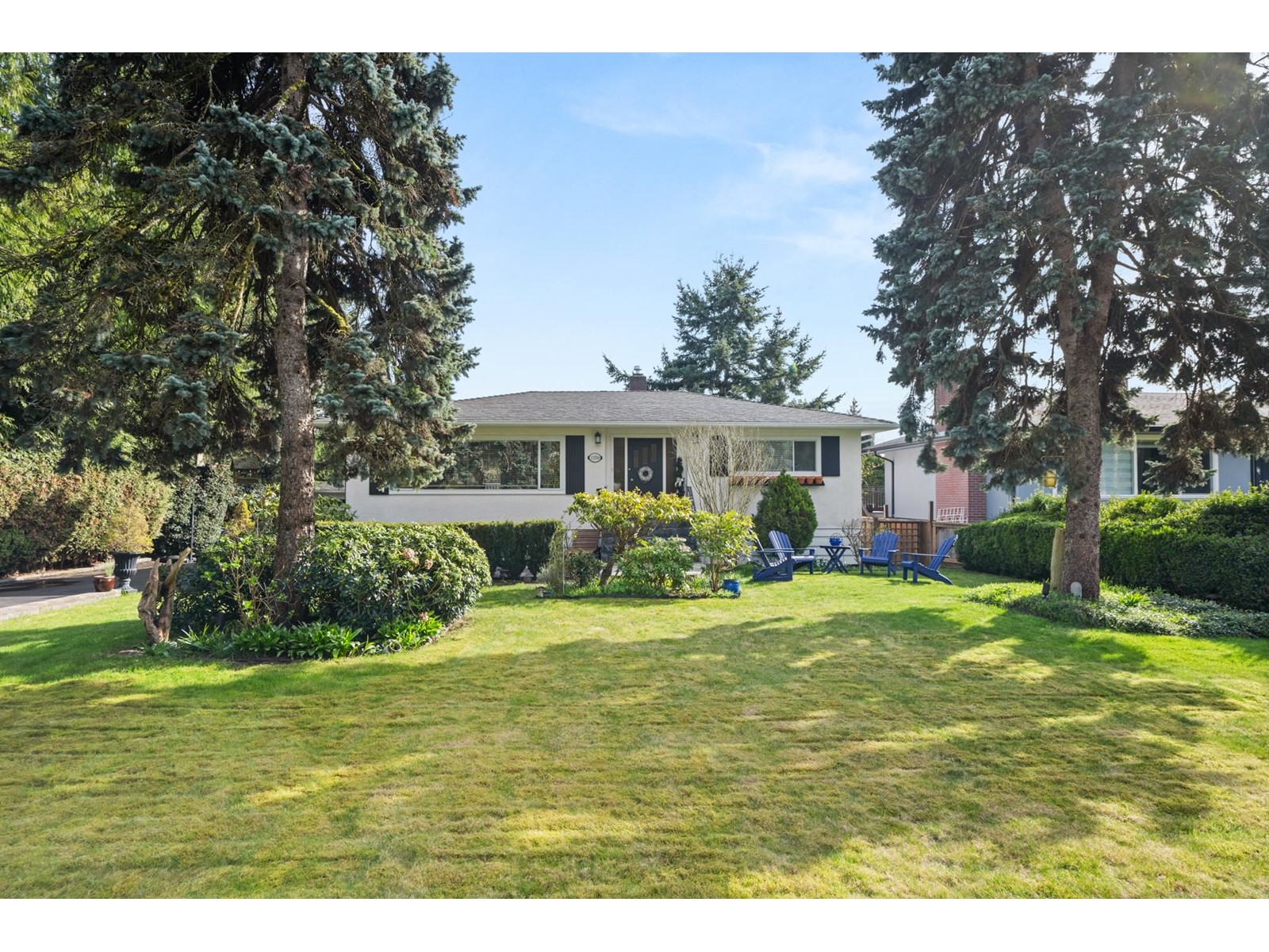 Property at 13558 15 AVENUE image 2