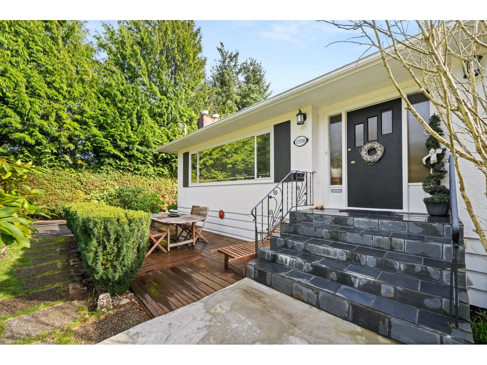 Property at 13558 15 AVENUE image 4