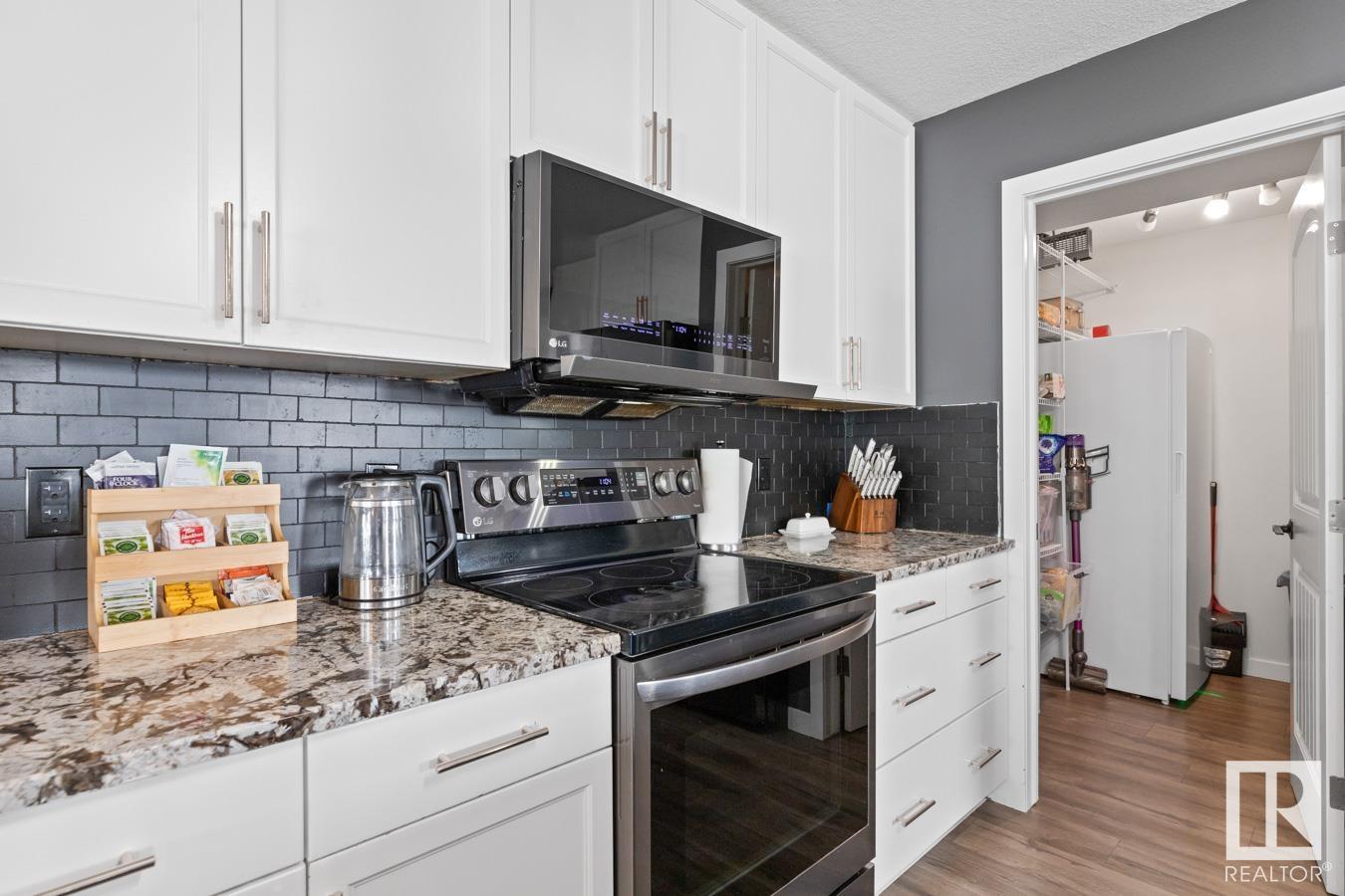 6164 17 Av Sw, Edmonton, Alberta  T6X 0W1 - Photo 8 - E4439232