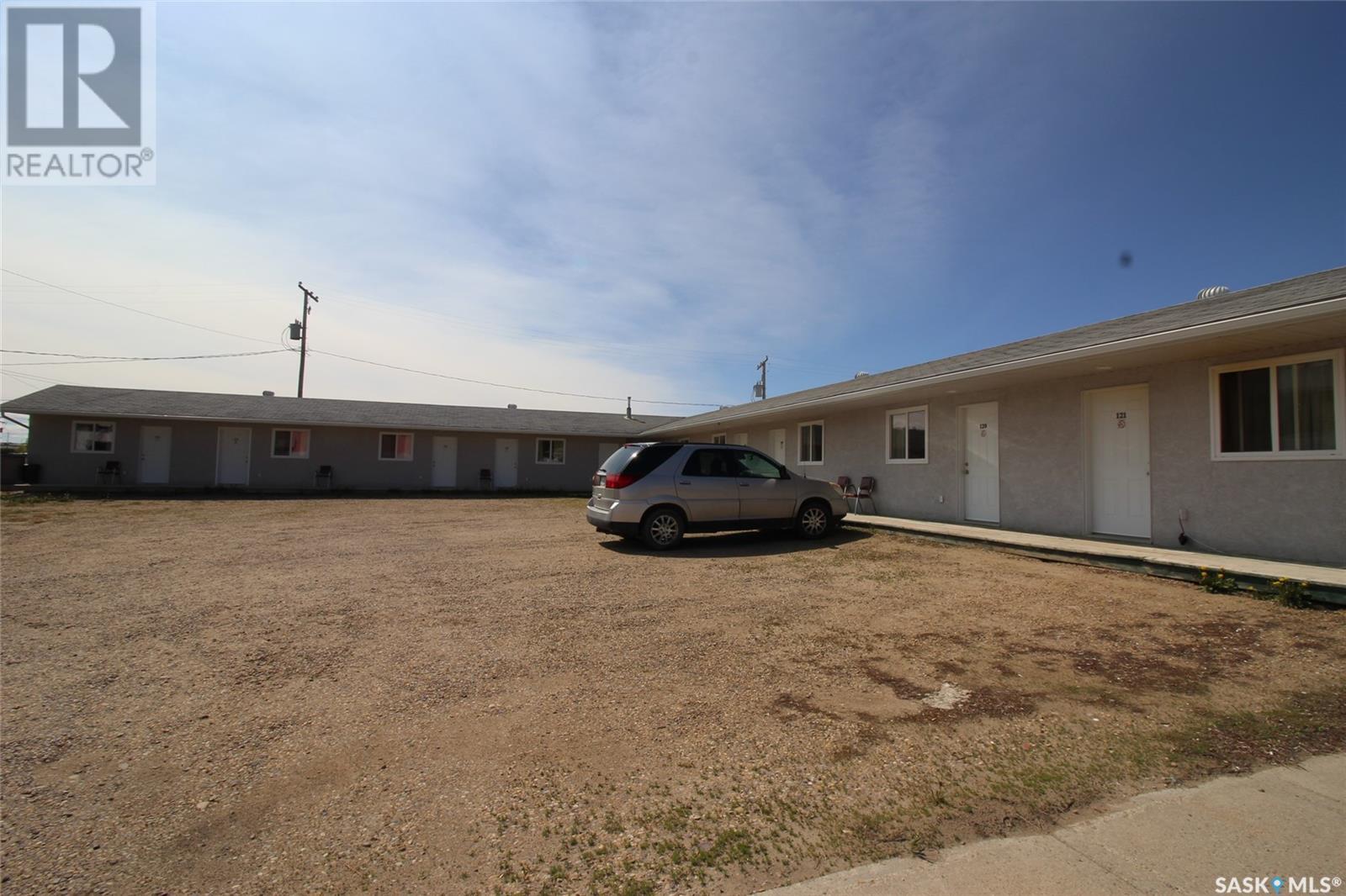 90 3rd Avenue W, Shaunavon, Saskatchewan  S0N 2M0 - Photo 2 - SK007653