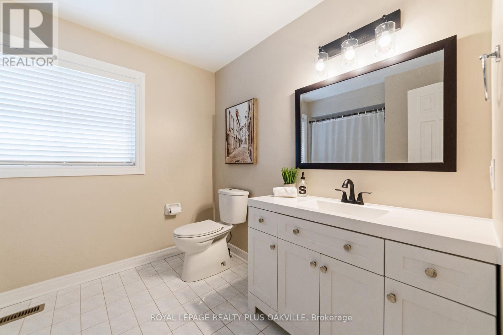 42 Fellowes Crescent, Hamilton, Ontario  L8B 0M3 - Photo 23 - X12182638