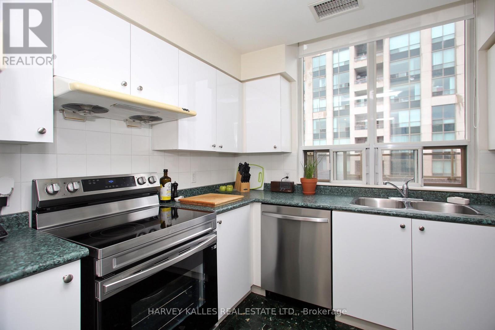 Uph07 - 256 Doris Avenue, Toronto, Ontario  M2N 6X8 - Photo 24 - C12181372