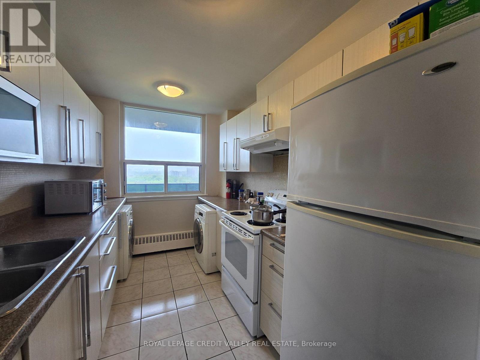 1705 - 235 Grandravine Drive, Toronto (Glenfield-Jane Heights), Ontario  M3N 1J2 - Photo 3 - W12177893