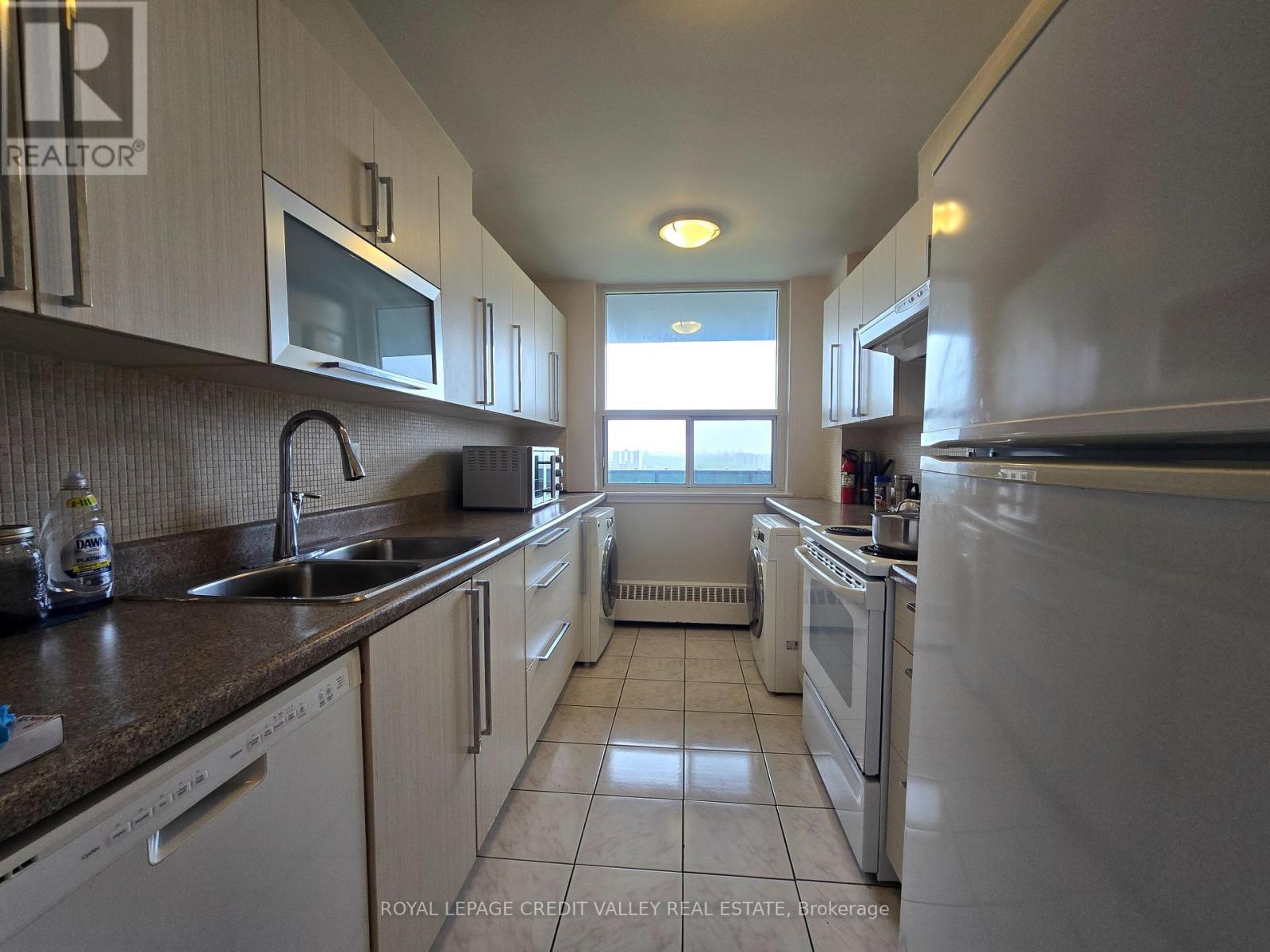 1705 - 235 Grandravine Drive, Toronto (Glenfield-Jane Heights), Ontario  M3N 1J2 - Photo 2 - W12177893