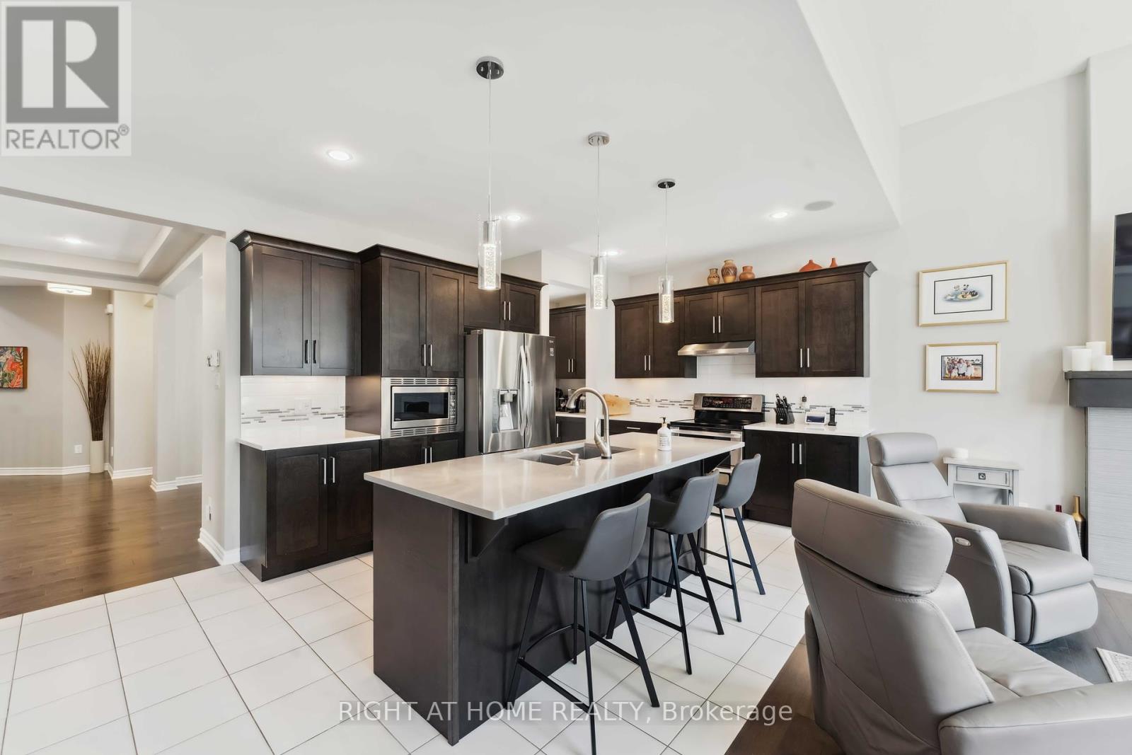 202 Balikun Heights, Ottawa, Ontario  K2V 0A6 - Photo 13 - X12181289