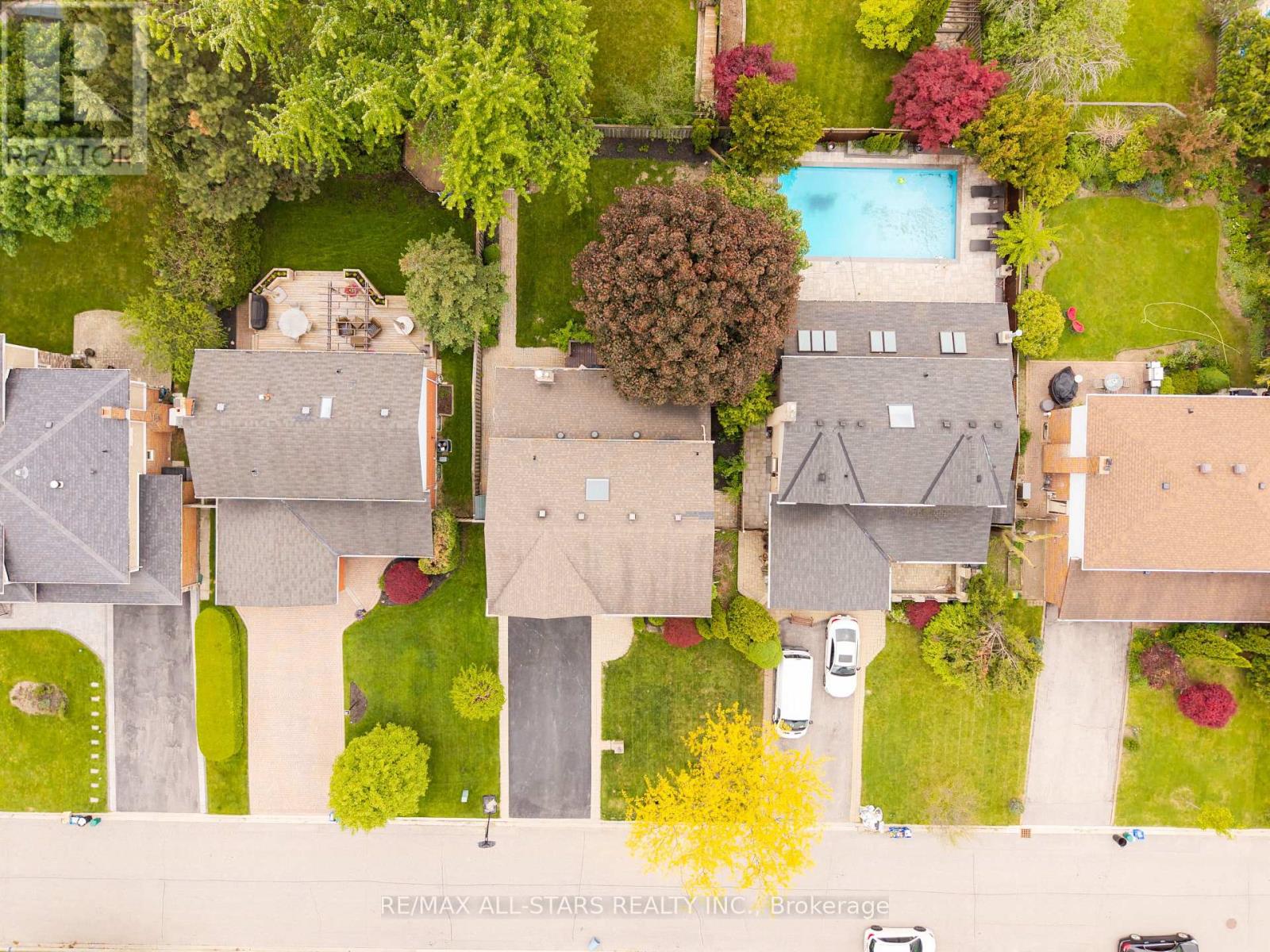 33 Hagerman Boulevard, Markham, Ontario  L3R 2A8 - Photo 4 - N12182759