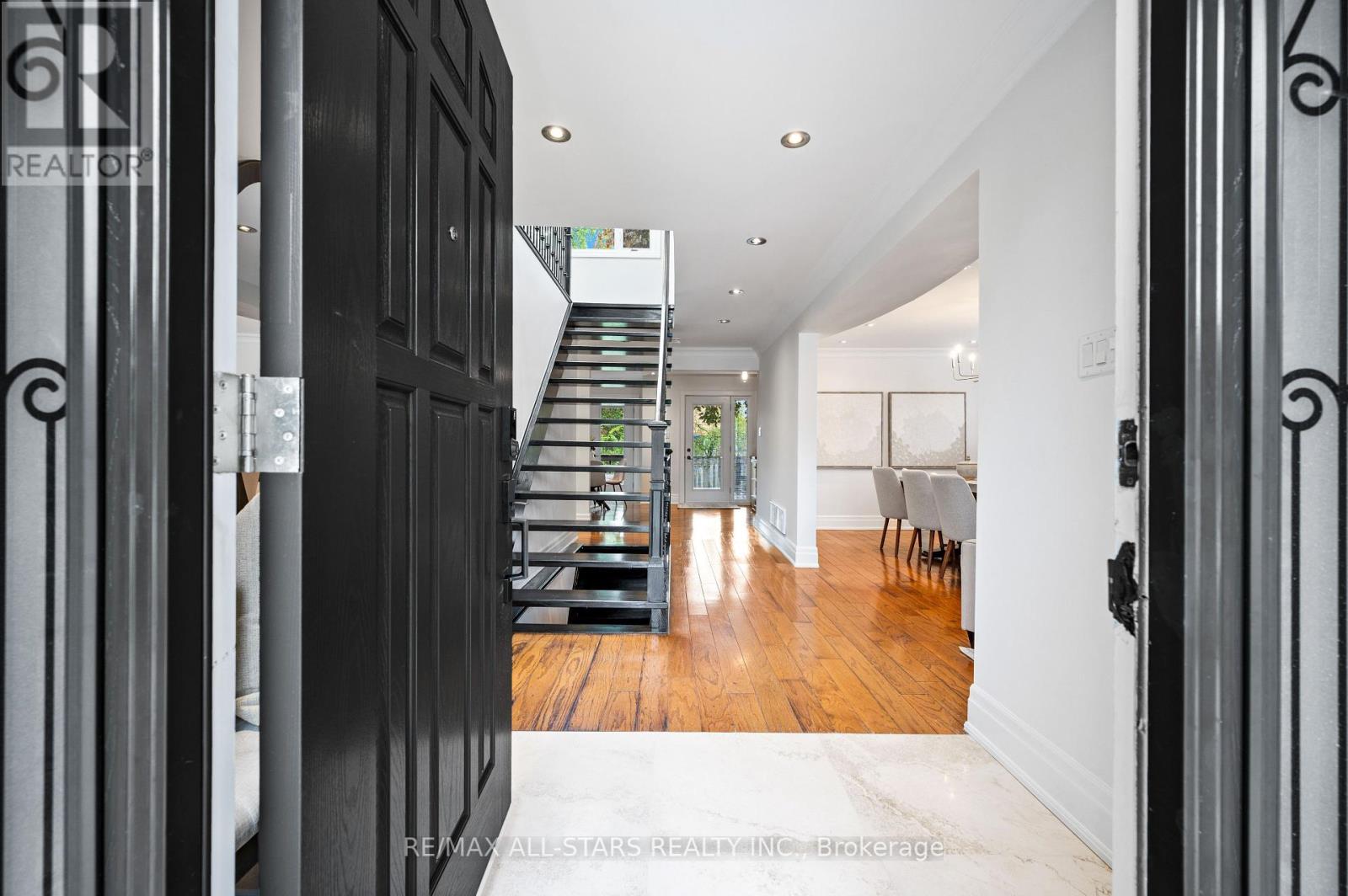 33 Hagerman Boulevard, Markham, Ontario  L3R 2A8 - Photo 6 - N12182759