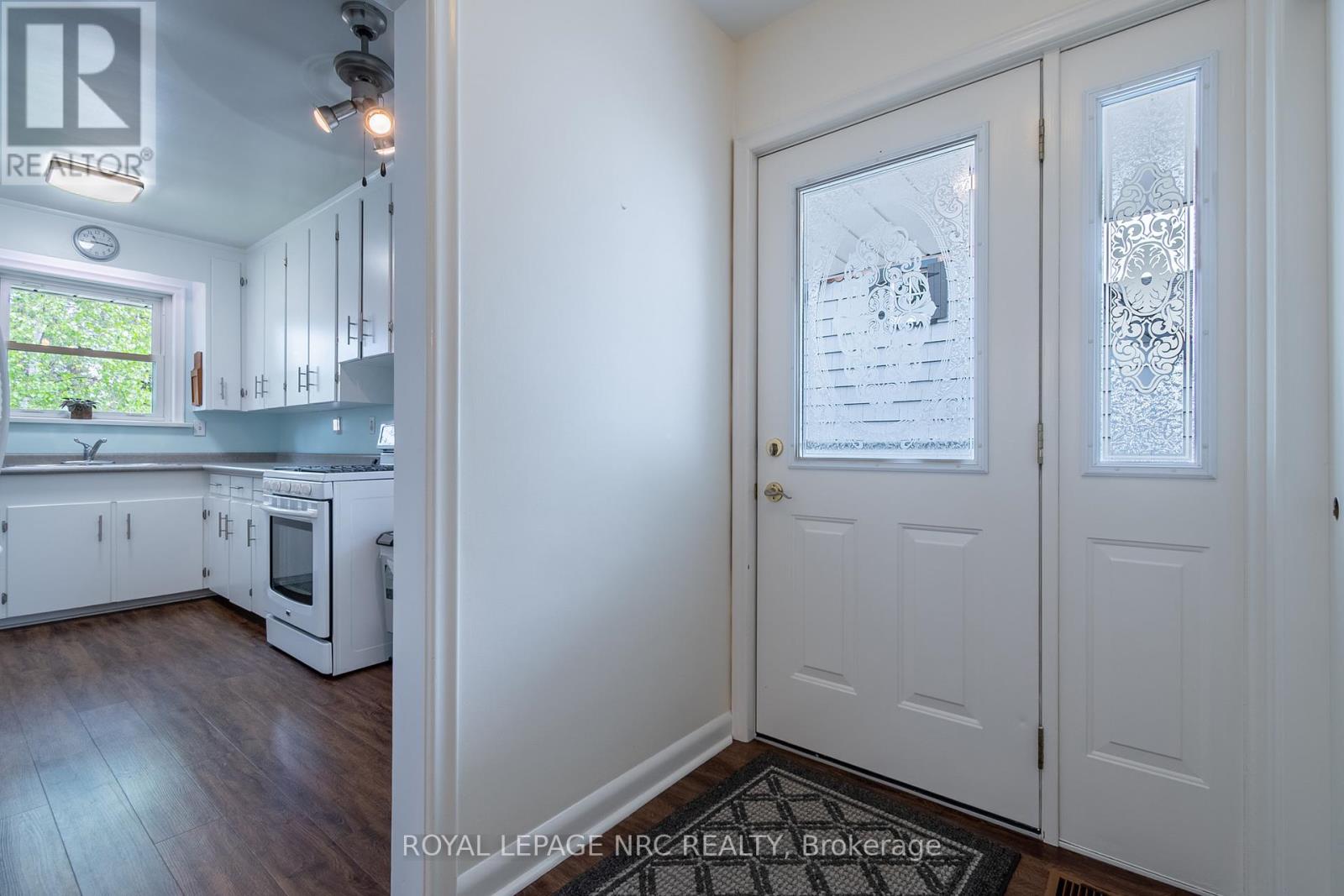 292 Stanley Street, Port Colborne, Ontario  L3K 3A2 - Photo 7 - X12182925