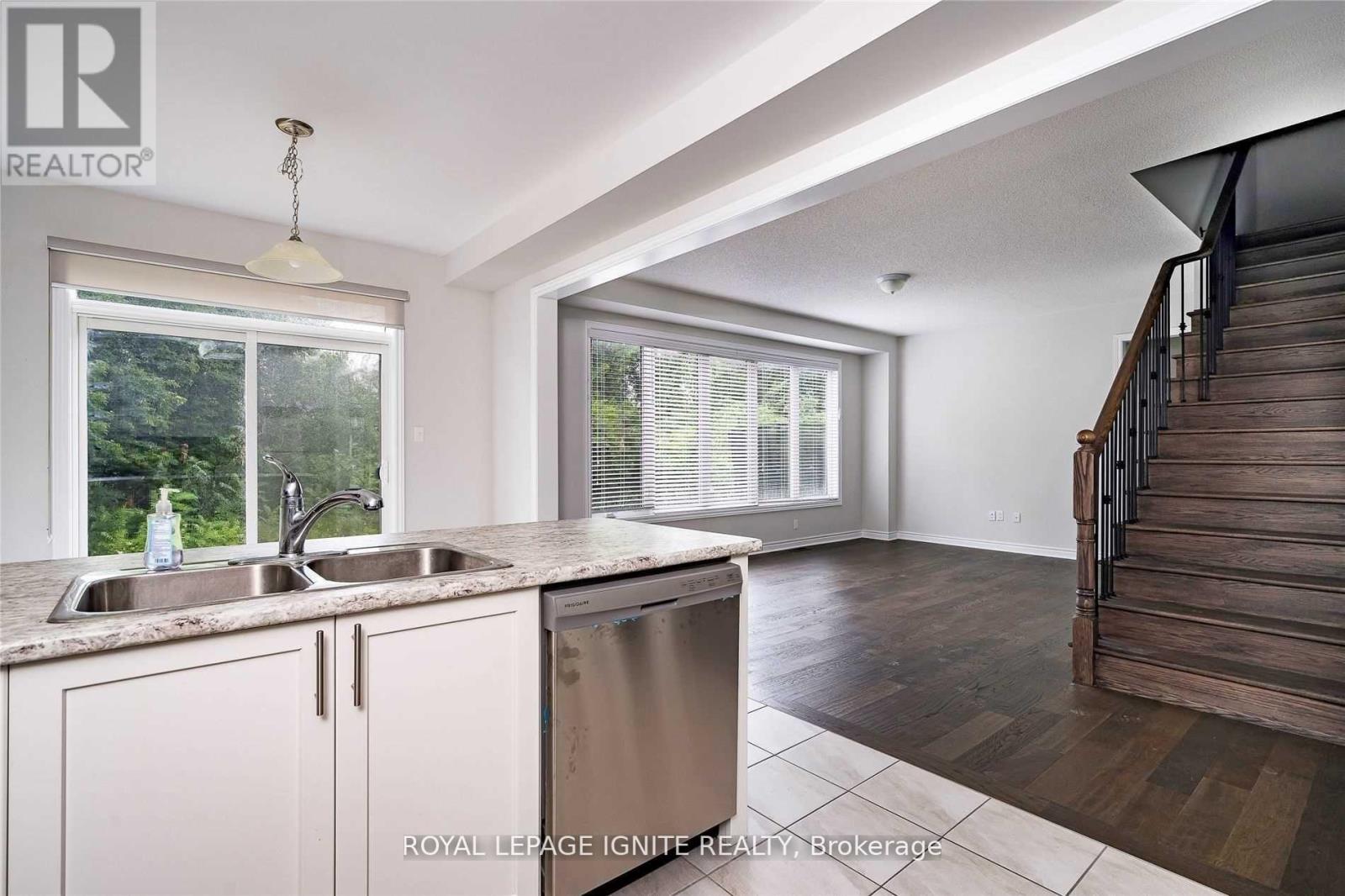 56 Kirby Avenue, Collingwood, Ontario  L9Y 3Y8 - Photo 11 - S12182776