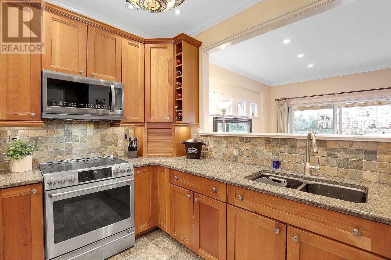 165 Fairweather Lane, New Westminster, British Columbia  V3M 6X6 - Photo 17 - R3004950