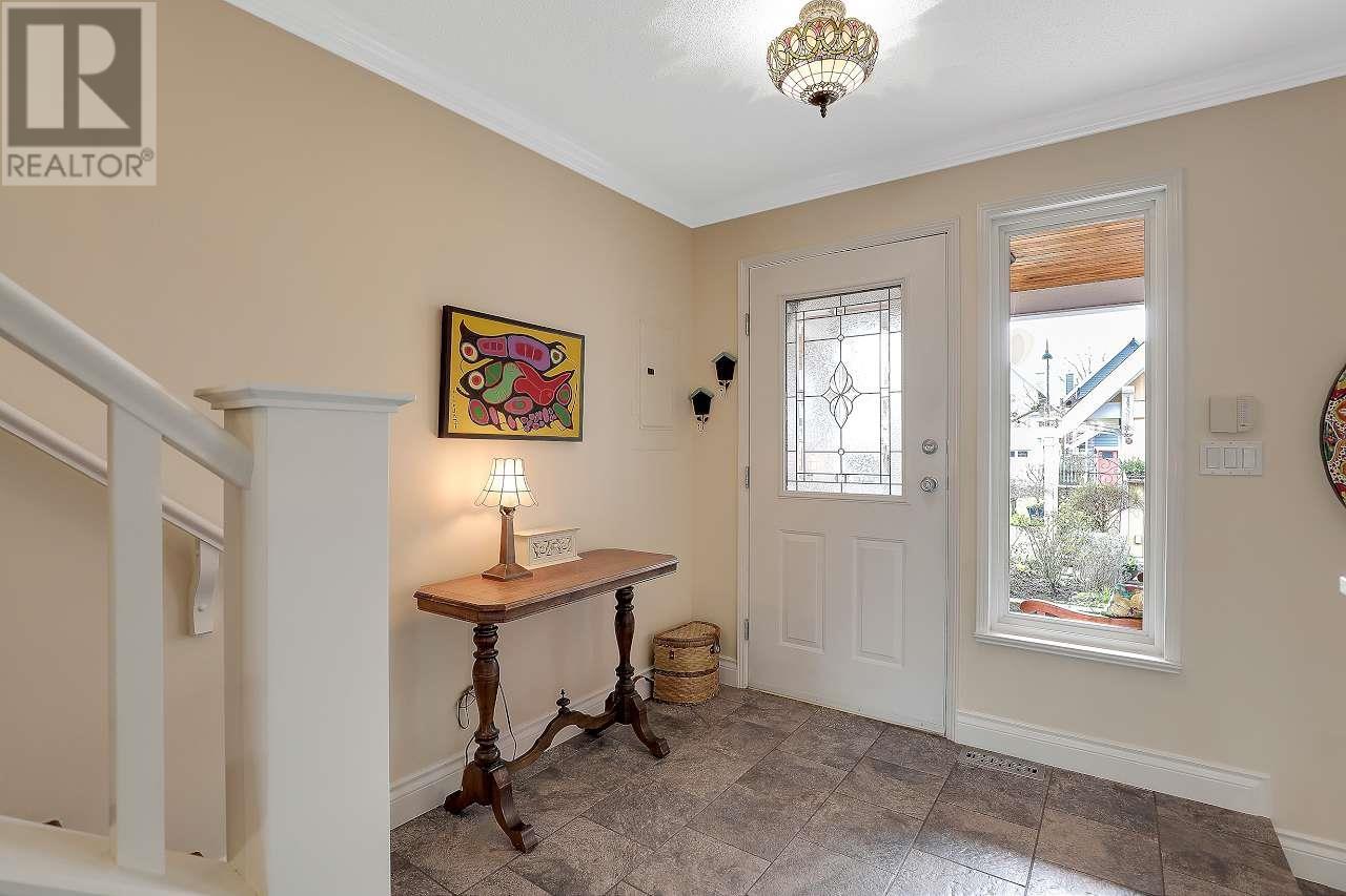 165 Fairweather Lane, New Westminster, British Columbia  V3M 6X6 - Photo 8 - R3004950