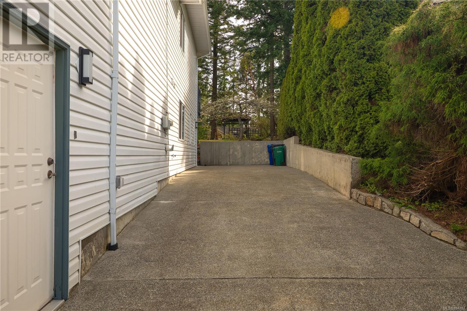 1247 Selkirk Dr, Nanaimo, British Columbia  V9R 5Z5 - Photo 3 - 994787