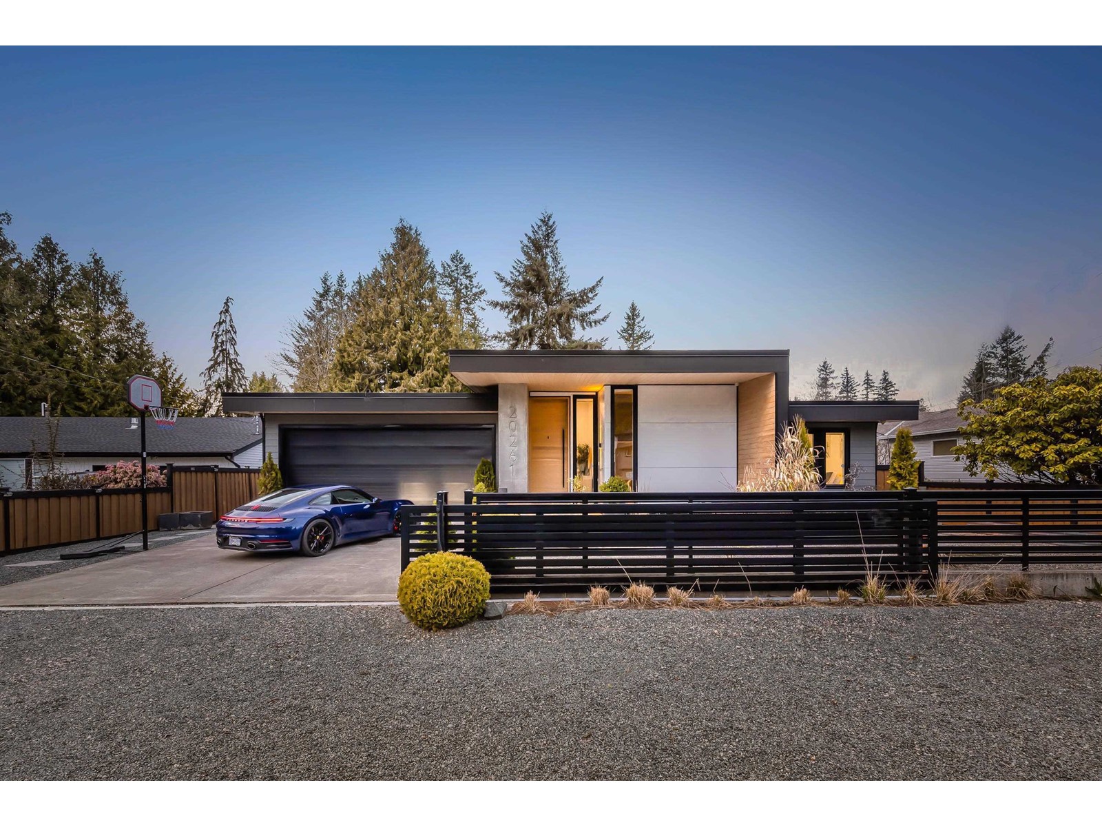 20261 41 Avenue, Langley, British Columbia  V3A 2Z3 - Photo 2 - R3008934