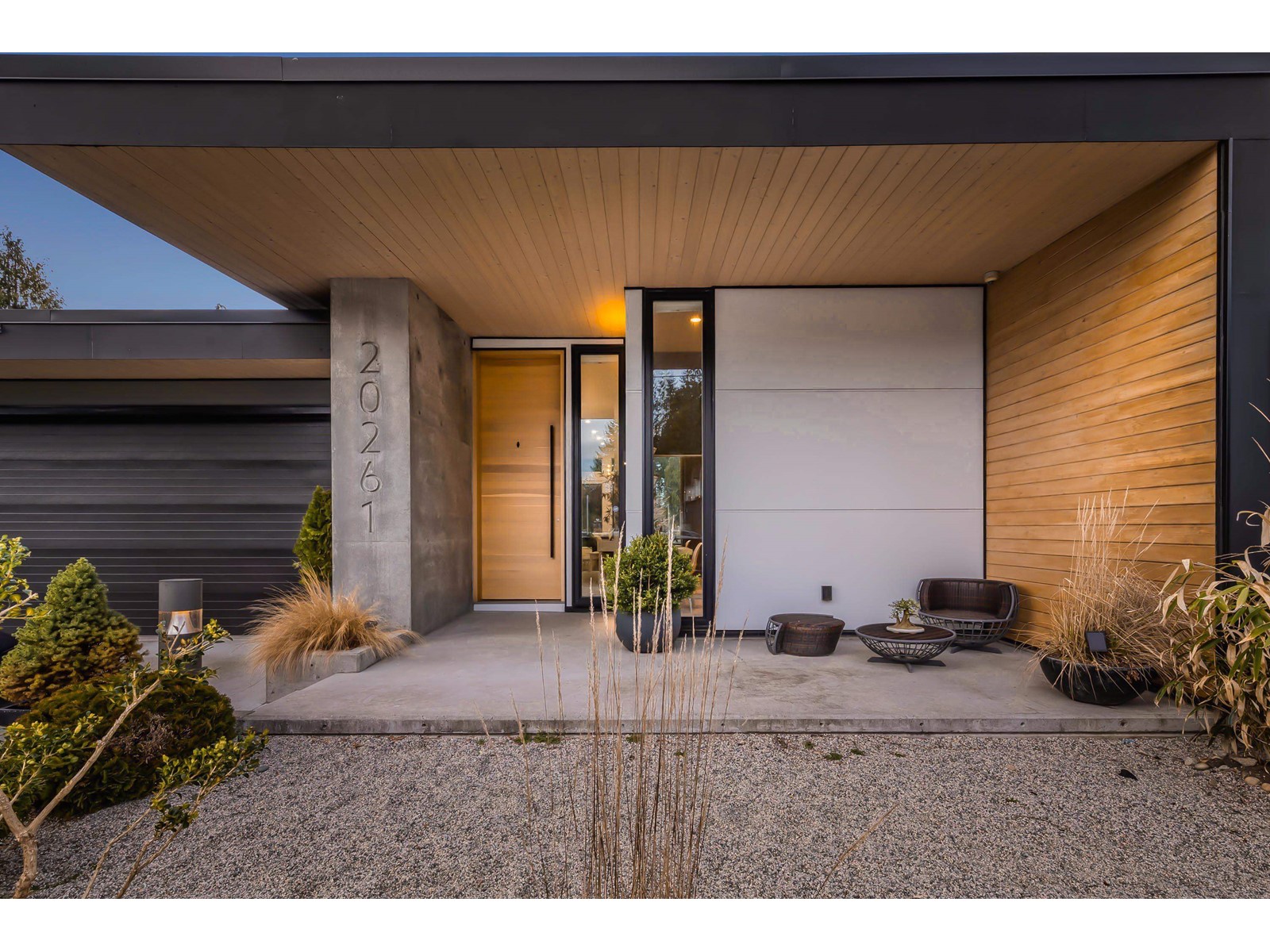 Property at 20261 41 AVENUE image 3