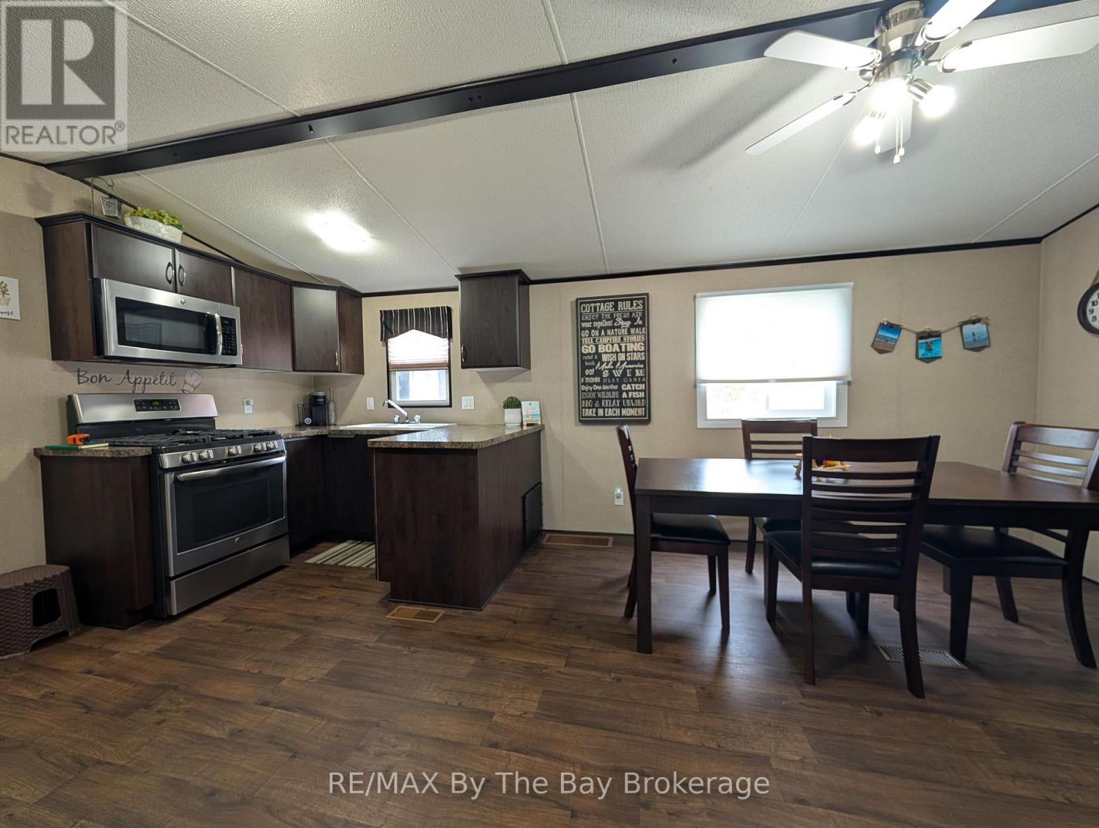 13 Chippewa Trail, Wasaga Beach, Ontario  L9Z 1X7 - Photo 4 - S12182744