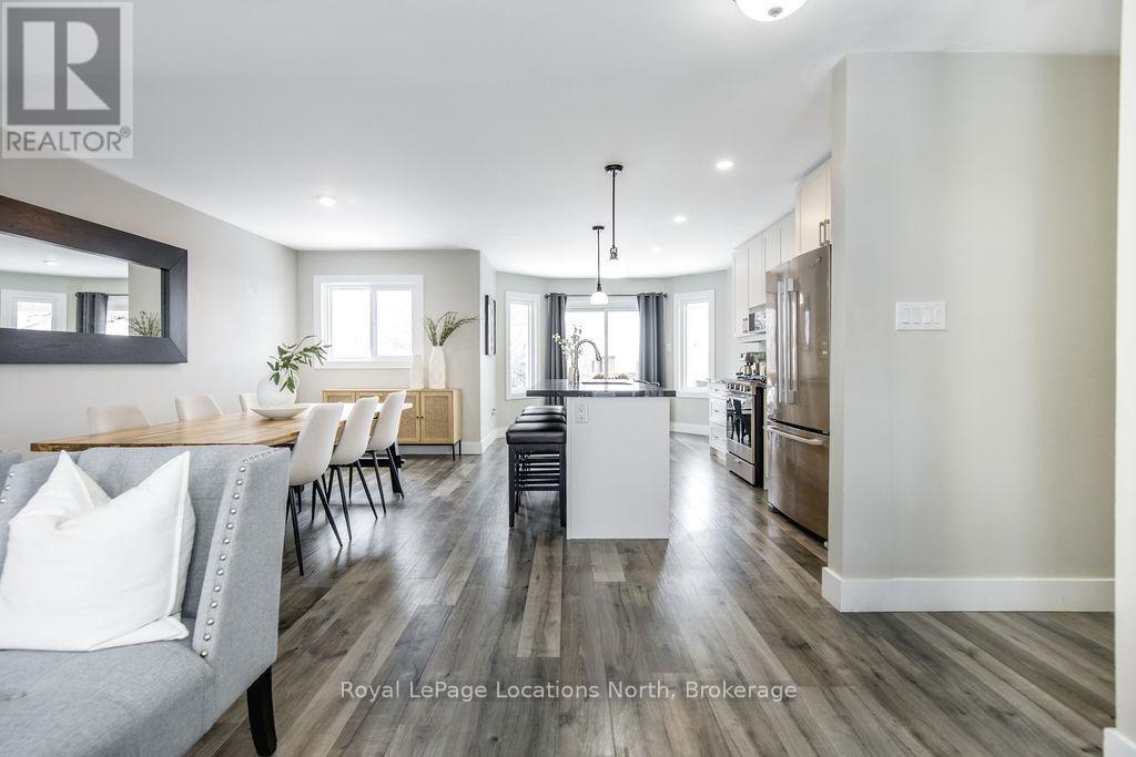 Property at 1 TIMBERLAND CRESCENT image 2
