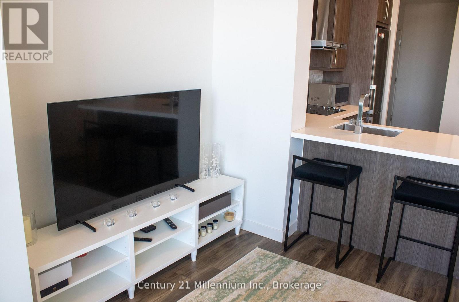 1708 - 2087 Fairview Street, Burlington, Ontario  L7R 0E5 - Photo 10 - W12182874