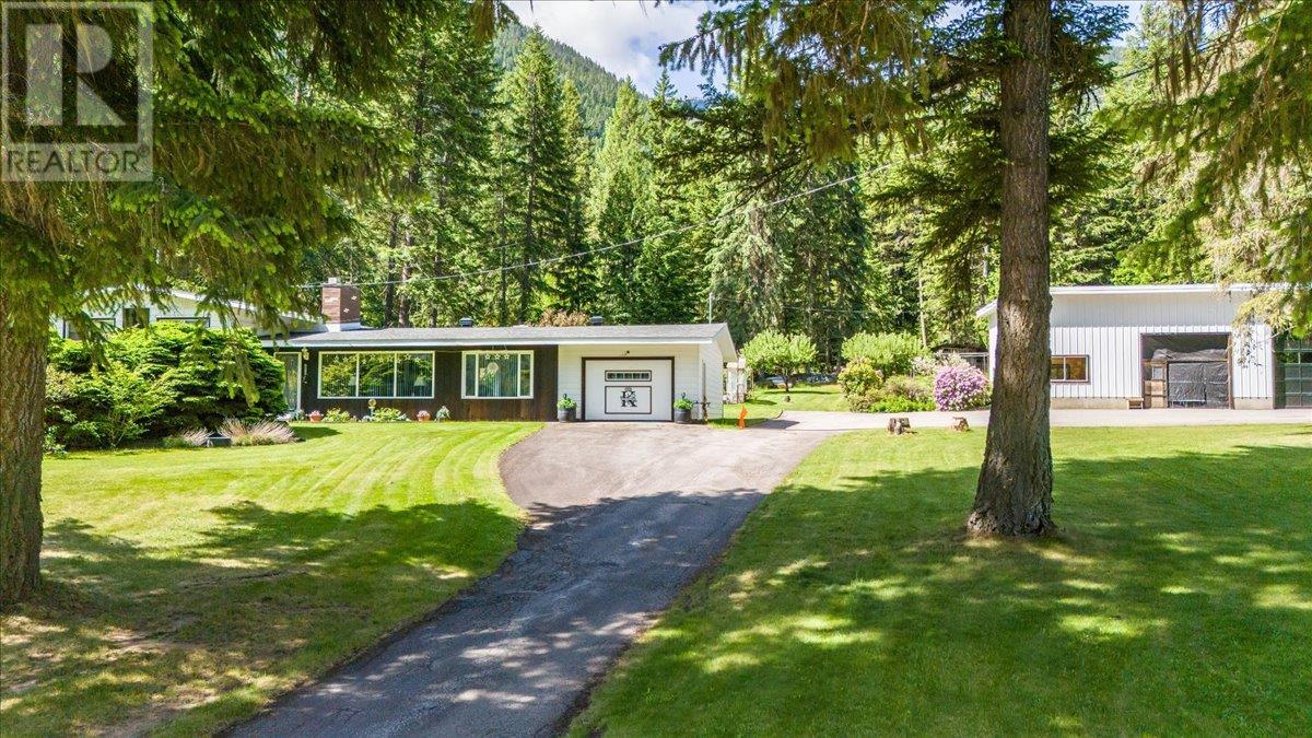 3765 PASSMORE UPPER Road, Passmore, BC V0G2J0
