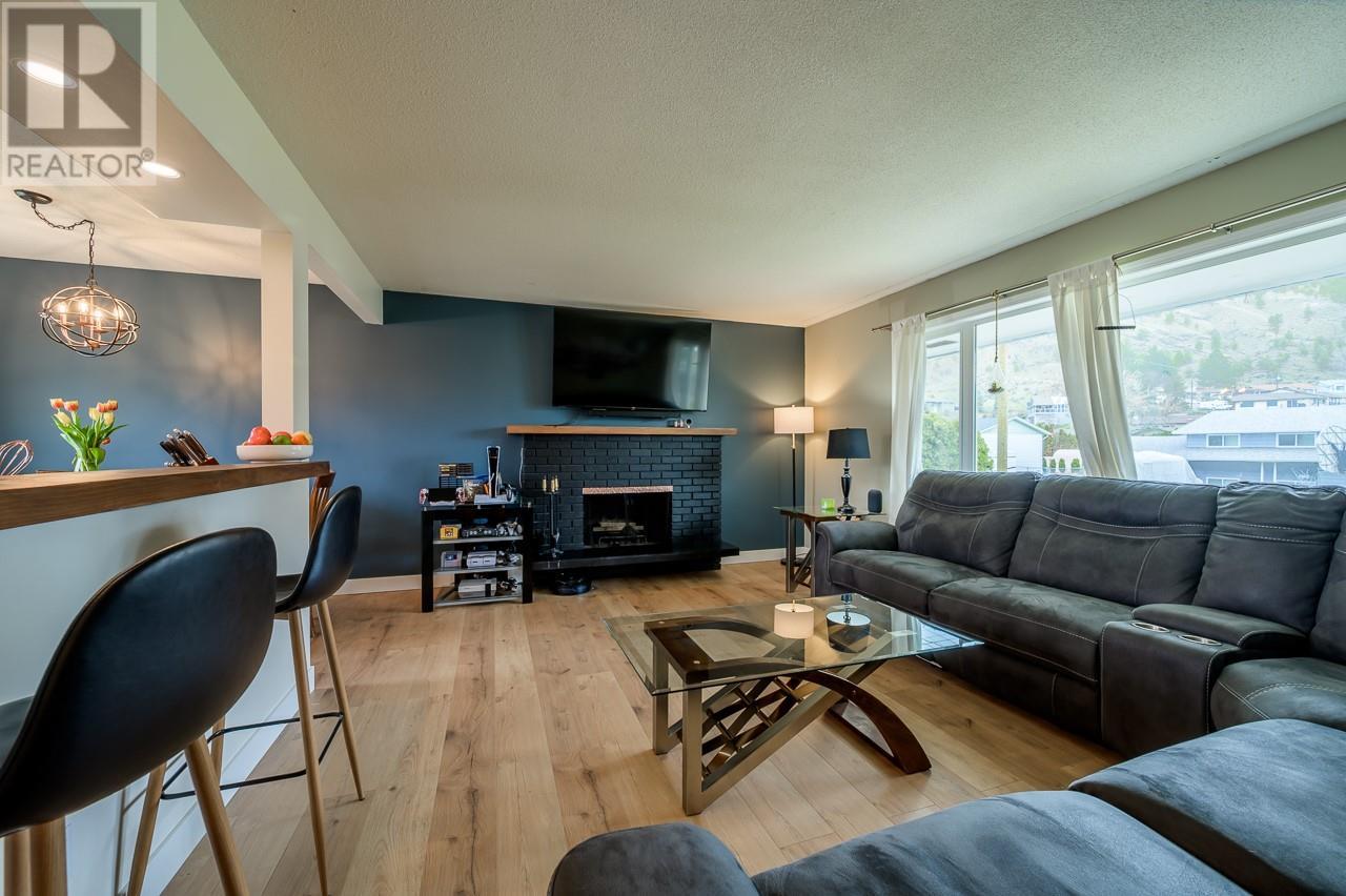 Property at 879 Dever Drive image 5