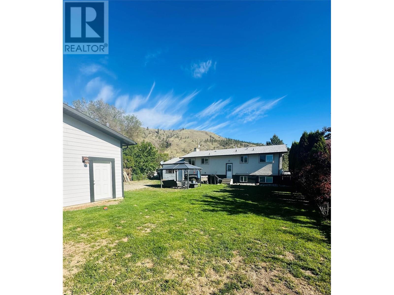 Property at 879 Dever Drive image 3