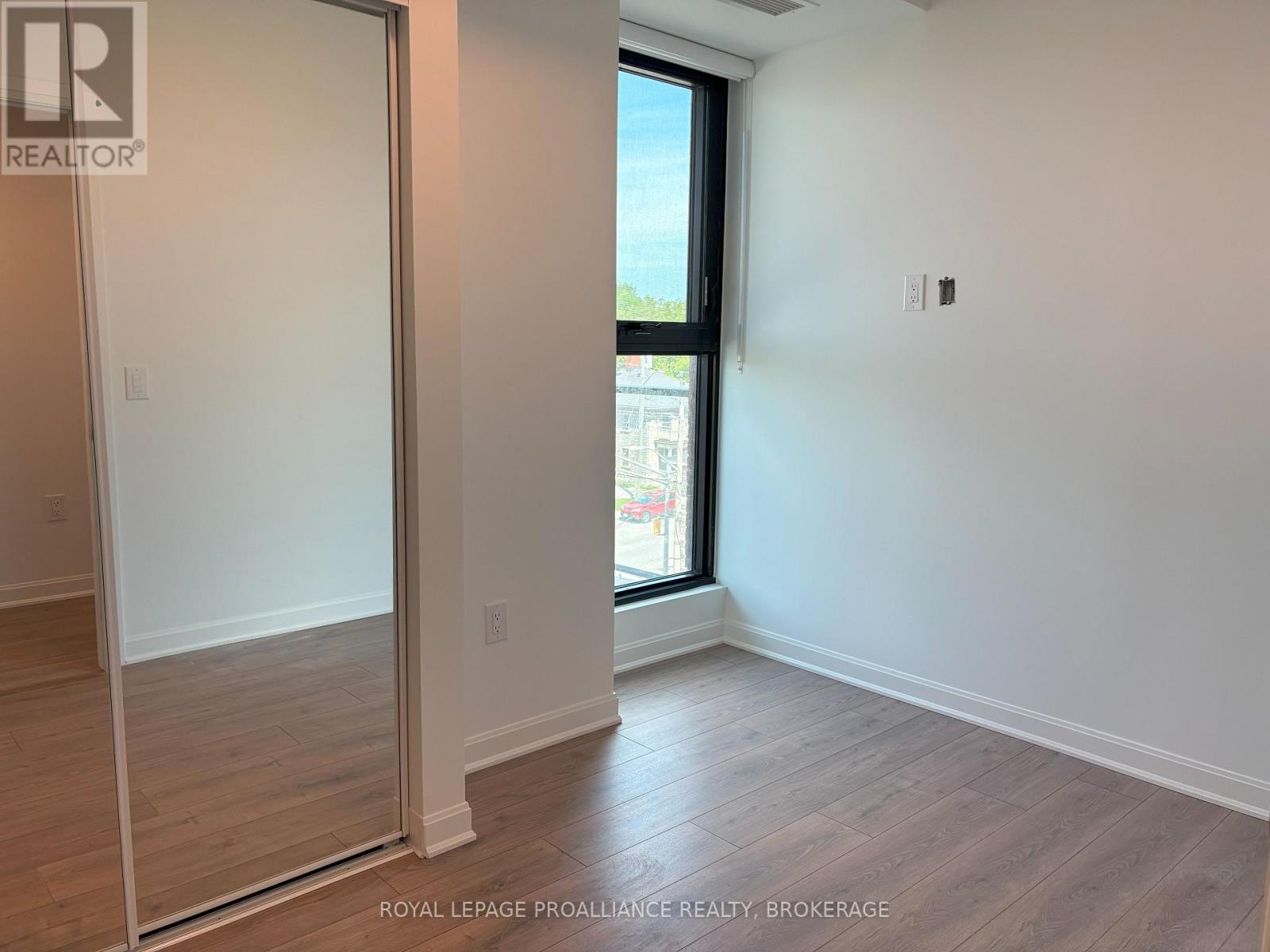 519 - 223 Princess Street, Kingston, Ontario  K7L 1B3 - Photo 10 - X12182627