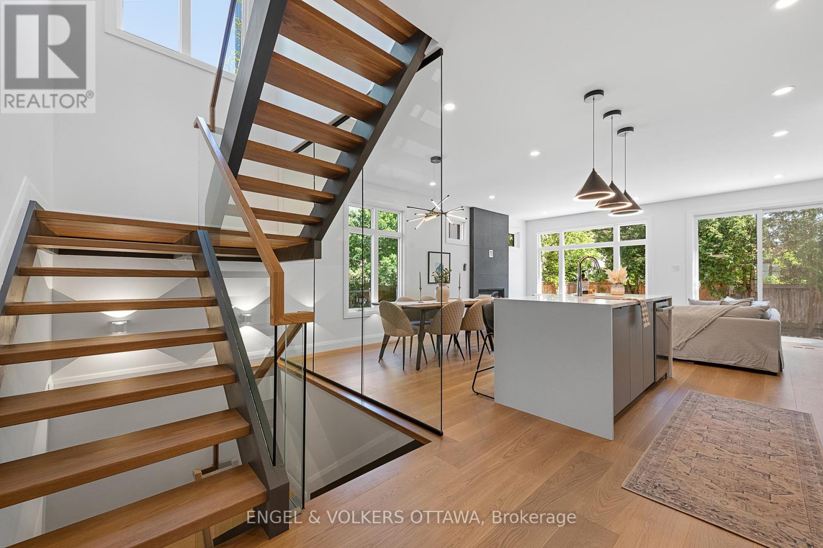 489 Highcroft Avenue, Ottawa, Ontario  K1Z 5J3 - Photo 6 - X12182683