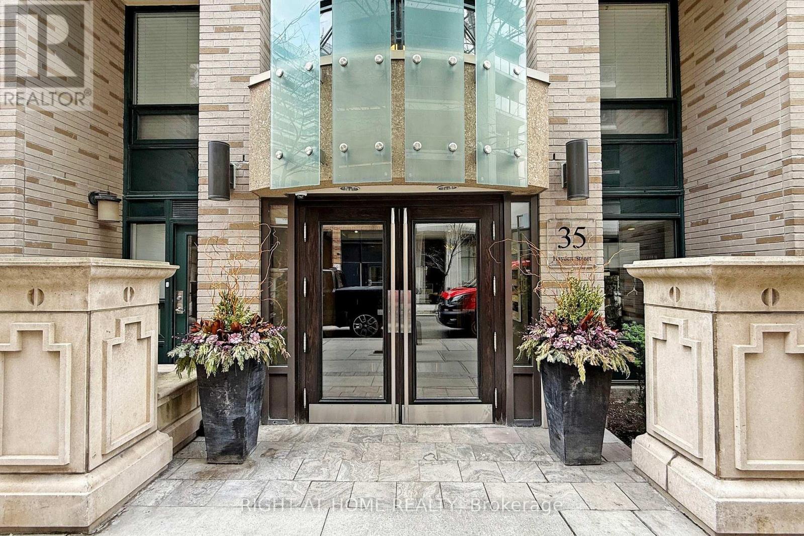 1216 - 35 Hayden Street, Toronto, Ontario  M4Y 3C3 - Photo 6 - C12182866