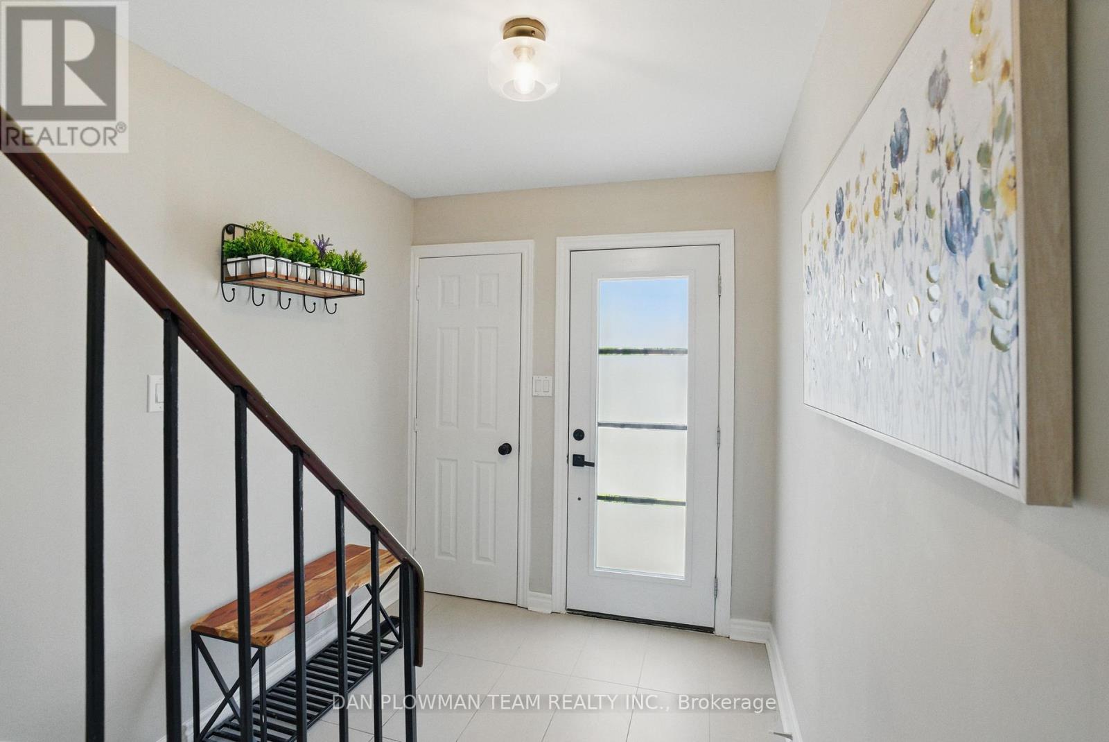 1210 Southdale Avenue, Oshawa, Ontario  L1H 7Z3 - Photo 6 - E12182817