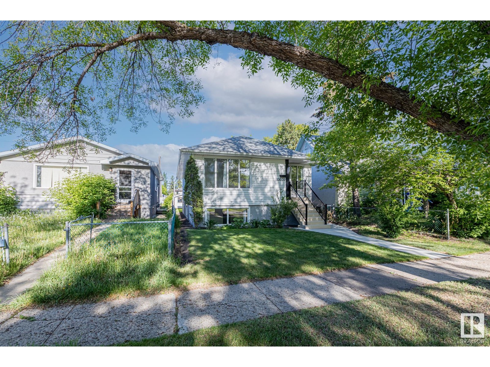Property at 13020 65 ST NW image 3