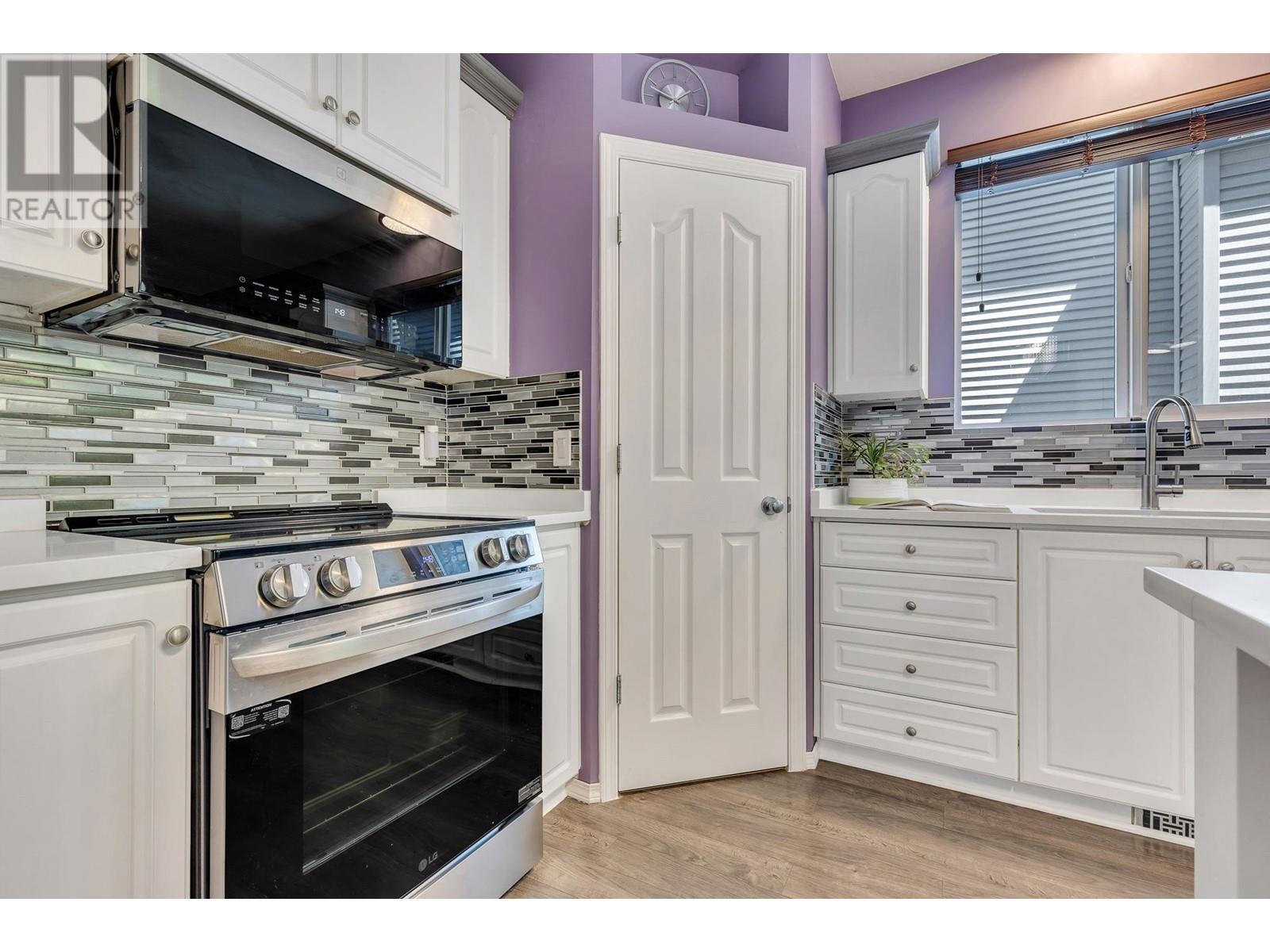 24318 100b Avenue, Maple Ridge, British Columbia  V2W 1X3 - Photo 8 - R3008325