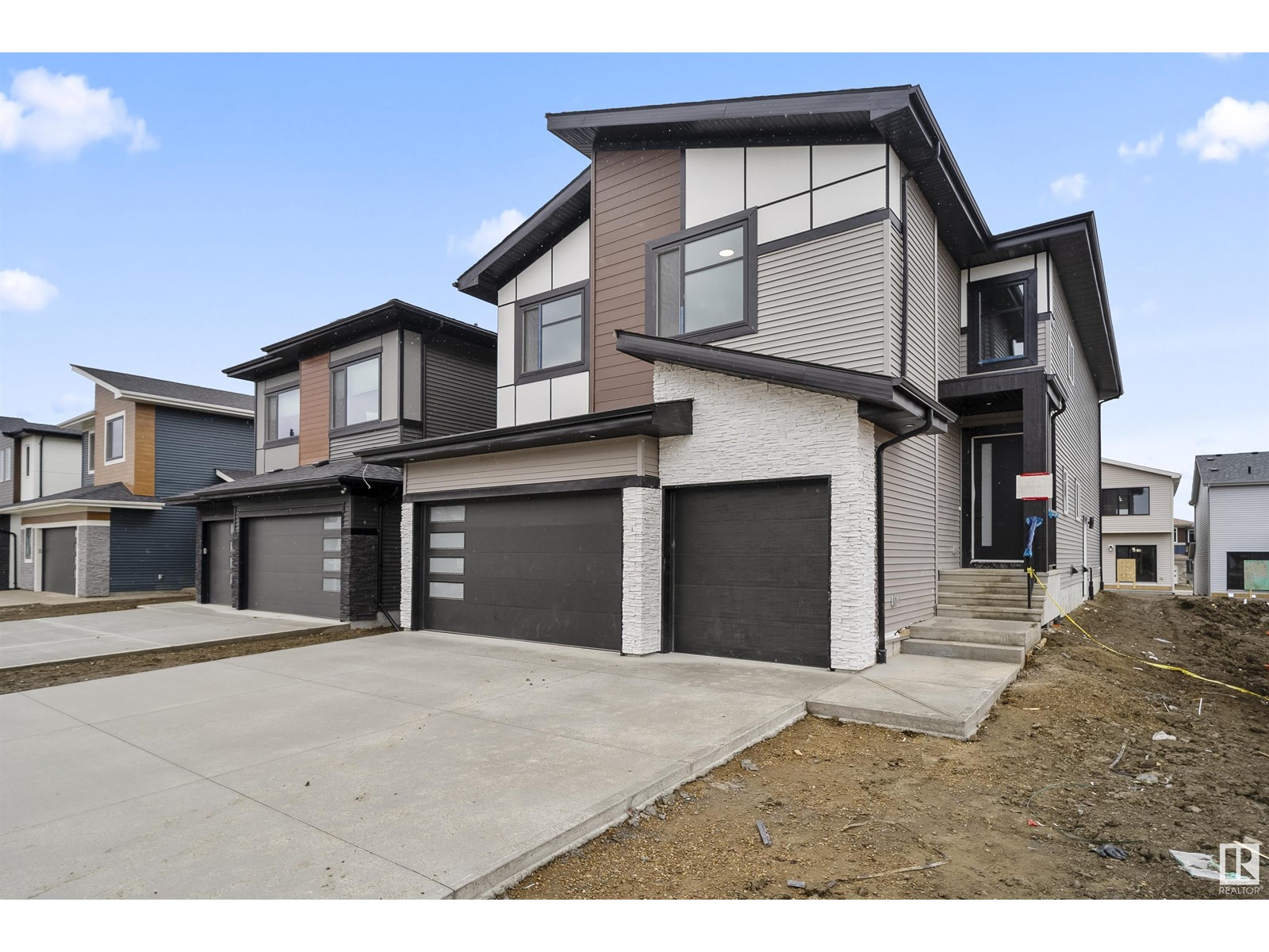 7024 Kiviaq Crescent Sw, Edmonton, Alberta  T6W 5R2 - Photo 2 - E4439247