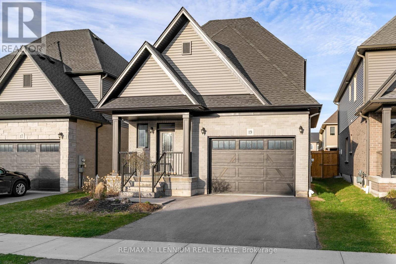 19 Kerr Street, Collingwood, Ontario  L9Y 4B6 - Photo 2 - S12182869