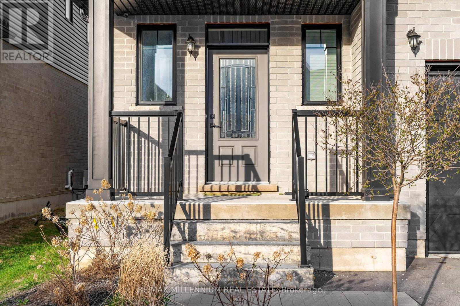 19 Kerr Street, Collingwood, Ontario  L9Y 4B6 - Photo 3 - S12182869